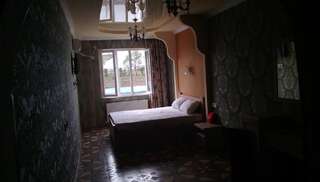 Отель Hotel Golden Fleece Кутаиси Люкс с видом на бассейн-2