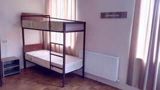 Отель Hotel Golden Fleece Кутаиси Кровать в общем 8-местном номере для мужчин и женщин-2